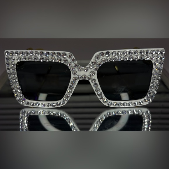 Elegant White Rhinestone Sunglasses
